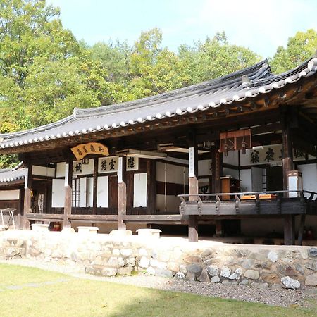 Chiam Gotaek Hotel Andong Exterior photo